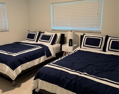 5921 Sw 17th Court - Photo Thumbnail 8