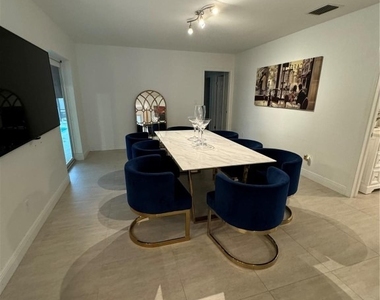 5921 Sw 17th Court - Photo Thumbnail 5