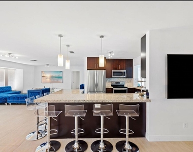 5921 Sw 17th Court - Photo Thumbnail 18