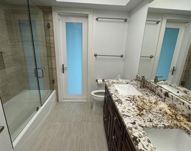 5921 Sw 17th Court - Photo Thumbnail 2