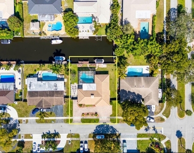 5921 Sw 17th Court - Photo Thumbnail 20