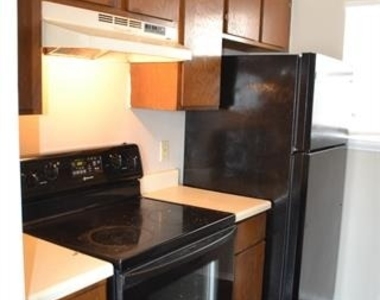2526 W Prairie Street W - Photo Thumbnail 3