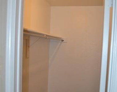 2526 W Prairie Street W - Photo Thumbnail 2