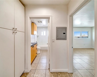 6735 Elmer Avenue - Photo Thumbnail 6