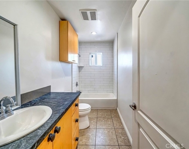 6735 Elmer Avenue - Photo Thumbnail 10