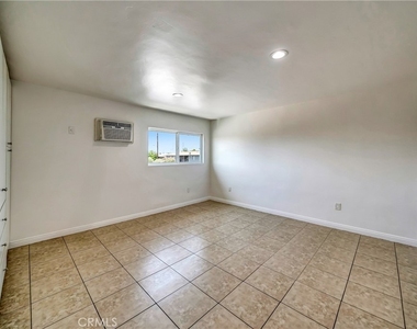 6735 Elmer Avenue - Photo Thumbnail 7
