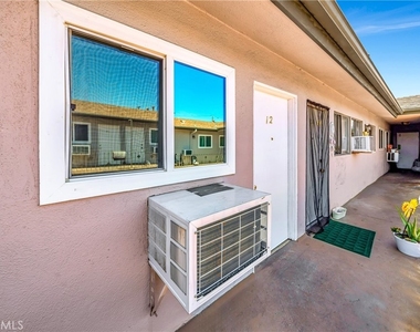6735 Elmer Avenue - Photo Thumbnail 14