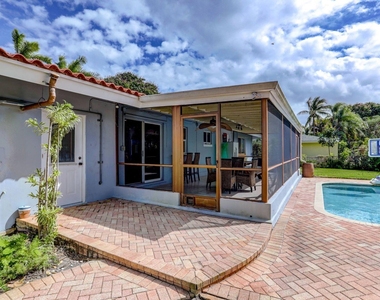 7115 Venetian Way - Photo Thumbnail 24