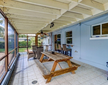 7115 Venetian Way - Photo Thumbnail 23