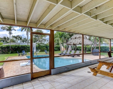 7115 Venetian Way - Photo Thumbnail 31