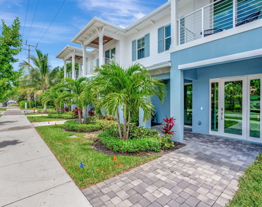 4695 Se Manatee Way - Photo Thumbnail 1