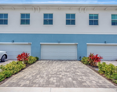 4695 Se Manatee Way - Photo Thumbnail 2