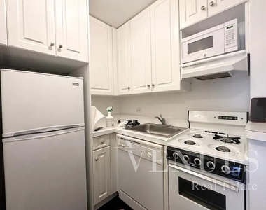 East 84th Street - Photo Thumbnail 2