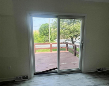276 Old Loudon Road - Photo Thumbnail 4