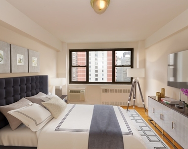 250 E 39th Street - Photo Thumbnail 1