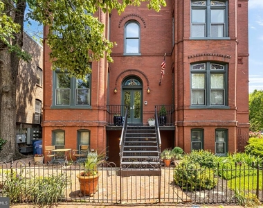226 5th Street Se - Photo Thumbnail 1