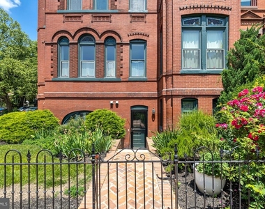 226 5th Street Se - Photo Thumbnail 3