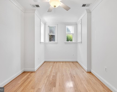 226 5th Street Se - Photo Thumbnail 16