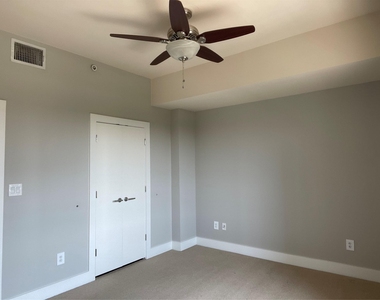 603 Davis St - Photo Thumbnail 4
