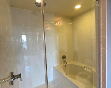 603 Davis St - Photo Thumbnail 9