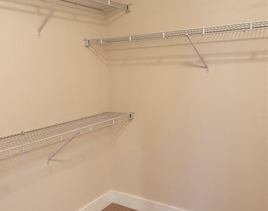 603 Davis St - Photo Thumbnail 8