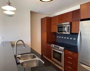 603 Davis St - Photo Thumbnail 3