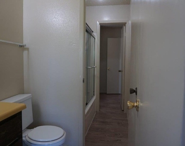 5919 Hidden Valley Trl - Photo Thumbnail 7