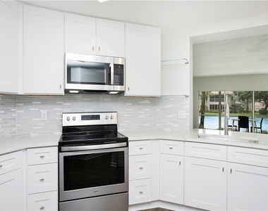 6225 Bellerive Avenue - Photo Thumbnail 8