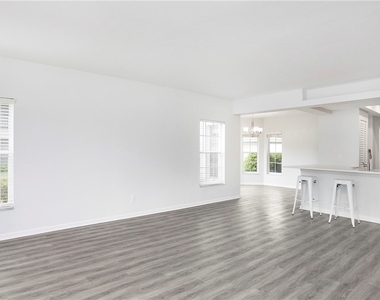 6225 Bellerive Avenue - Photo Thumbnail 2