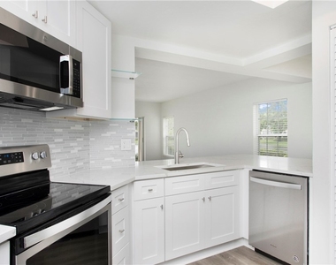 6225 Bellerive Avenue - Photo Thumbnail 10