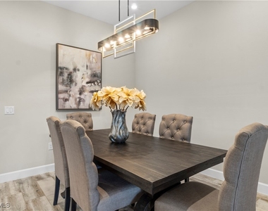 15312 Motta Way - Photo Thumbnail 4