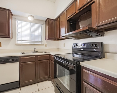 12500 Brookglade Circle - Photo Thumbnail 24