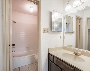 12500 Brookglade Circle - Photo Thumbnail 4
