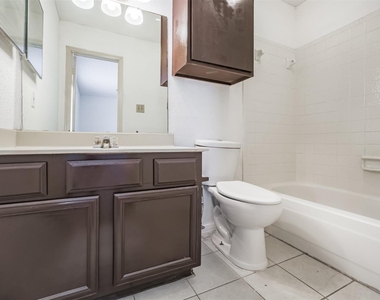 12500 Brookglade Circle - Photo Thumbnail 9
