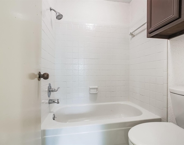 12500 Brookglade Circle - Photo Thumbnail 5