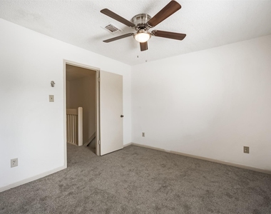 12500 Brookglade Circle - Photo Thumbnail 8