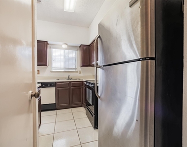 12500 Brookglade Circle - Photo Thumbnail 20