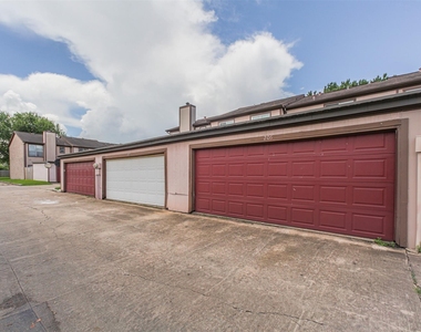 12500 Brookglade Circle - Photo Thumbnail 13