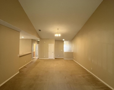 1040 Venetian Drive - Photo Thumbnail 5