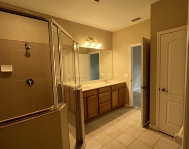 1040 Venetian Drive - Photo Thumbnail 15