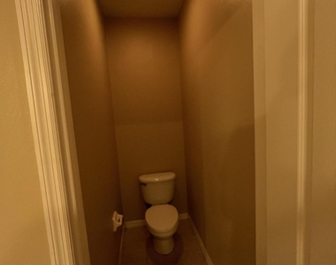 1040 Venetian Drive - Photo Thumbnail 14