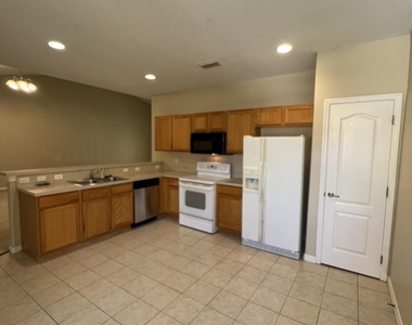1040 Venetian Drive - Photo Thumbnail 7