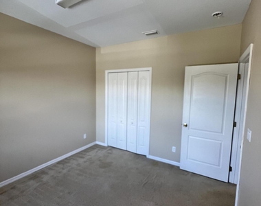 1040 Venetian Drive - Photo Thumbnail 21