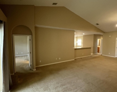 1040 Venetian Drive - Photo Thumbnail 4