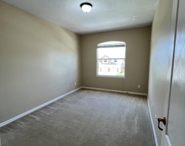 1040 Venetian Drive - Photo Thumbnail 18