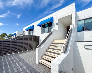 724 Bayport Way - Photo Thumbnail 2