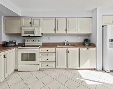 724 Bayport Way - Photo Thumbnail 8