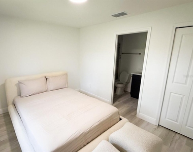 2201 Conway Drive - Photo Thumbnail 9