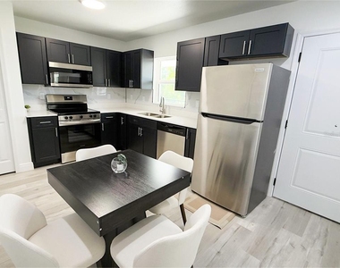 2201 Conway Drive - Photo Thumbnail 5