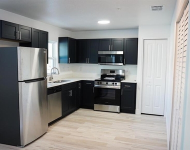 2201 Conway Drive - Photo Thumbnail 4